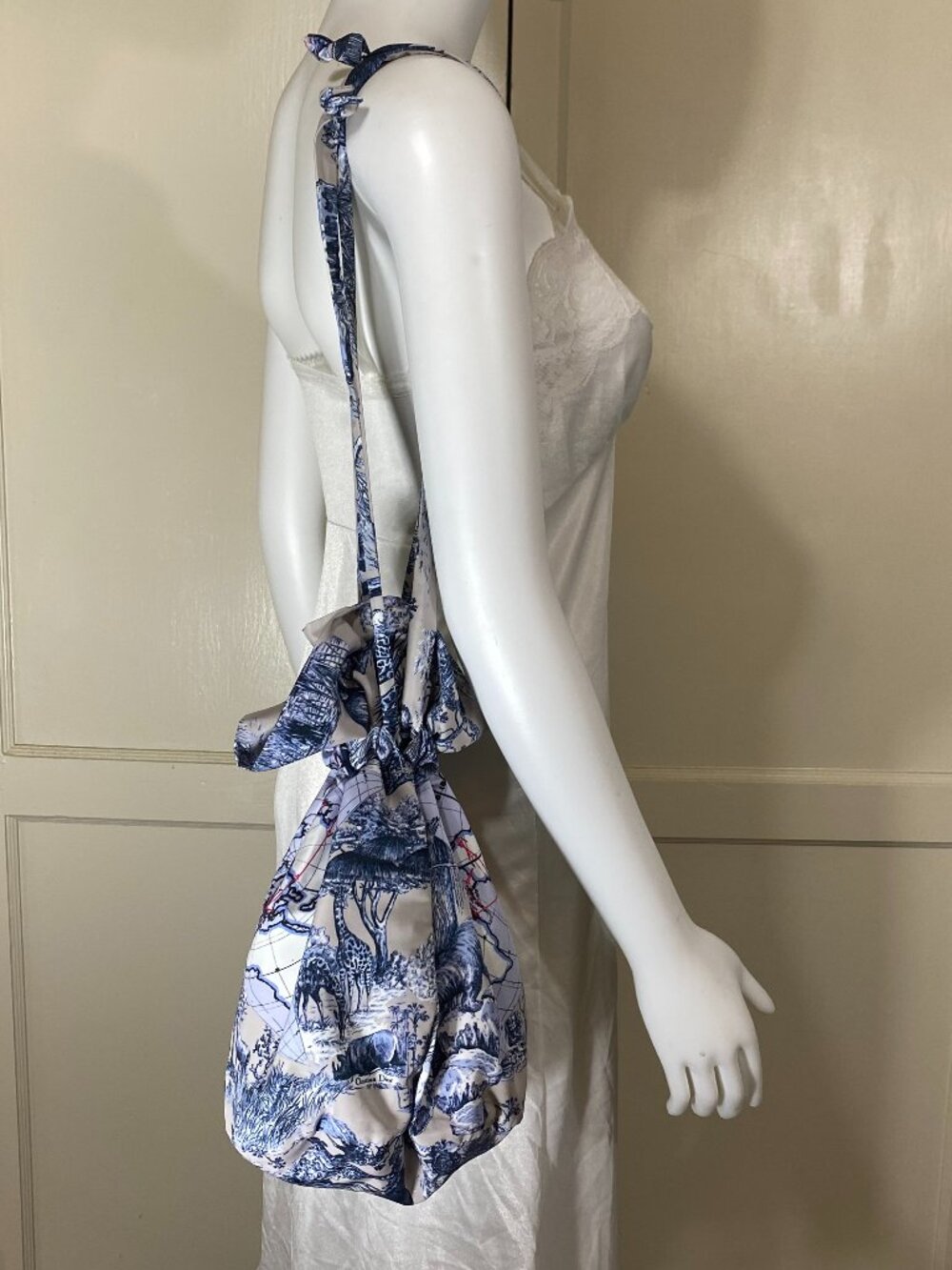 CHRISTIAN DIOR Beauty Around The World Drawstring Large Pouch 12" x 12" Logo New